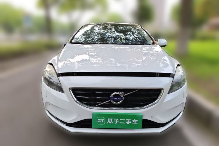 Used Volvo V40 2014 2.0T Zhiya Edition Front