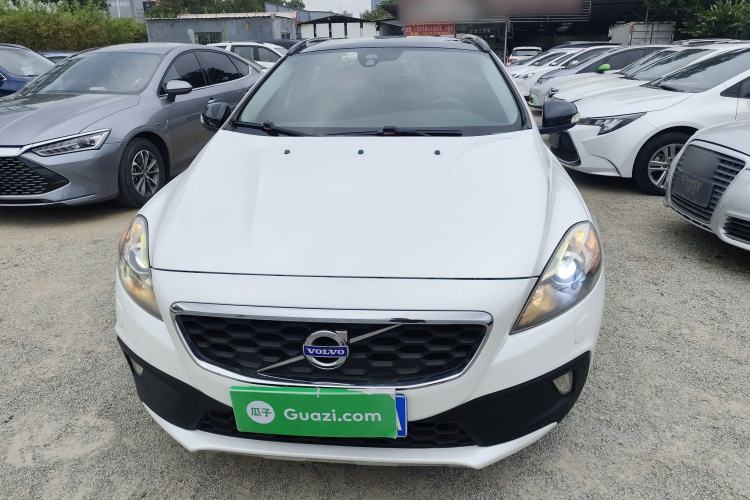Used Volvo V40 2014 Cross Country 2.0T Zhiyi Edition Front