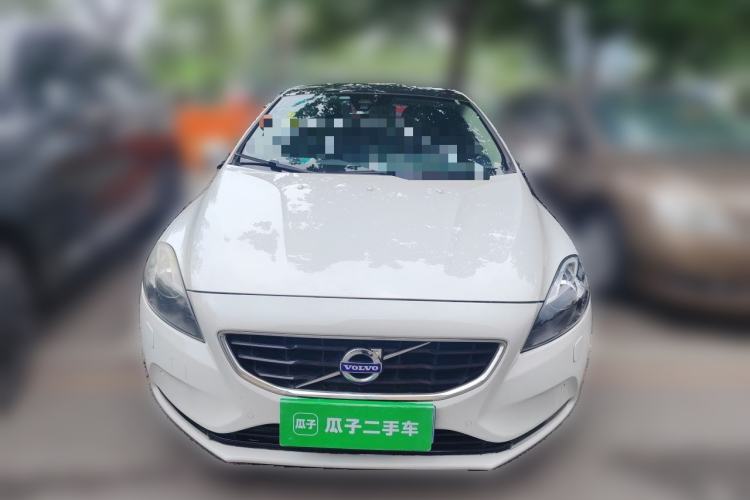 Used Volvo V40 2014 2.0T Zhiya Edition Front