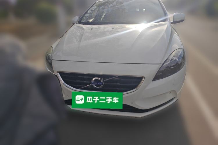 Used Volvo V40 2014 2.0T Zhiya Edition Front