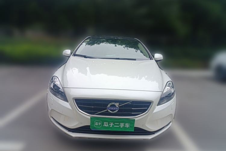 Used Volvo V40 2014 2.0T Zhiya Edition Front