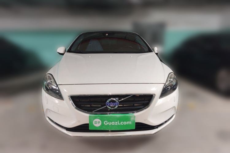 Used Volvo V40 2014 2.0T Zhiya Edition Front