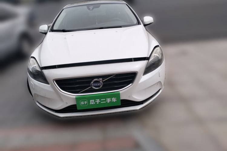 Used Volvo V40 2014 2.0T Zhiya Edition Front