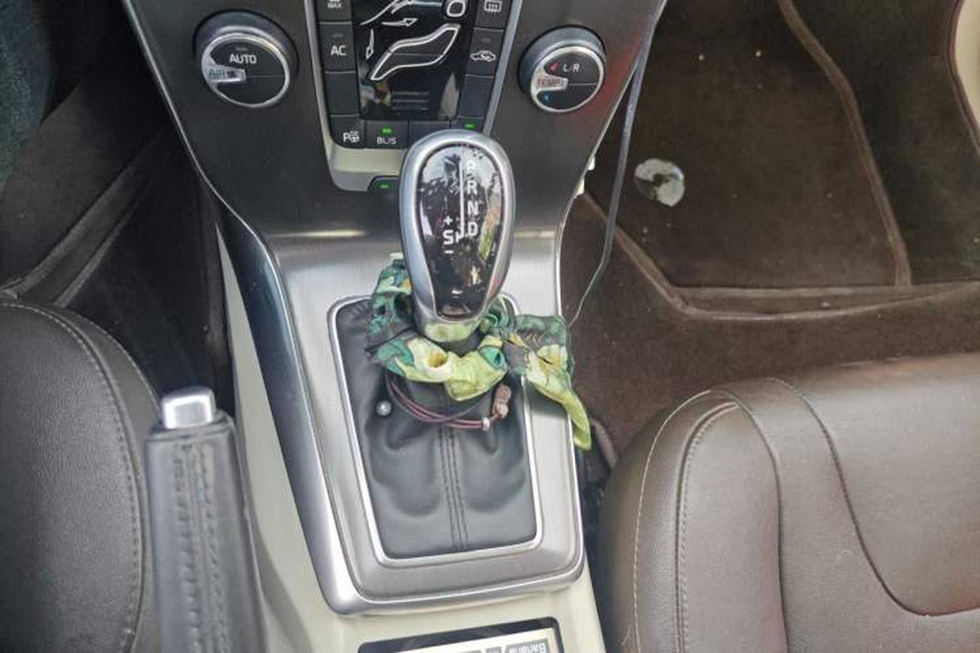Used Volvo V40 2014 2.0T Zhiya Edition Gear Lever