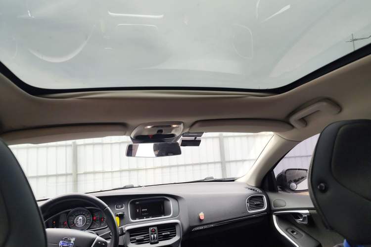 Used Volvo V40 2014 Cross Country 2.0T Zhiyi Edition Headliner