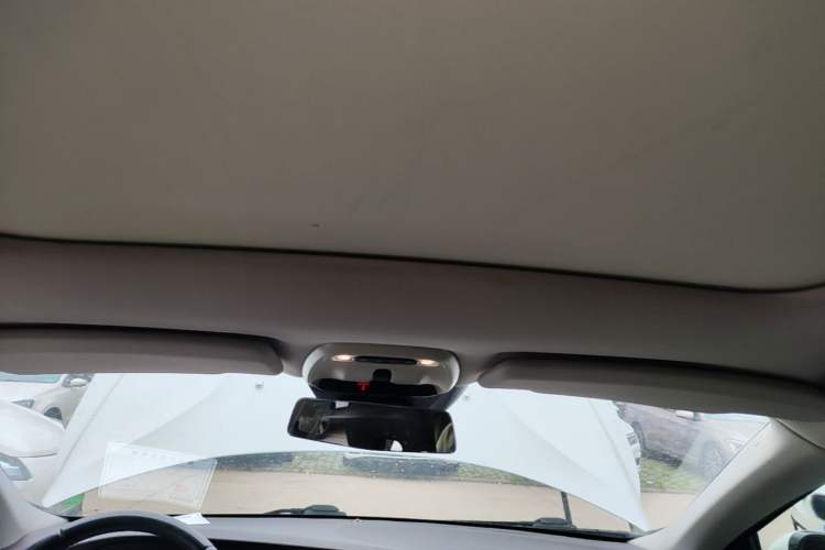 Used Volvo V40 2014 T5 Prestige Edition Headliner
