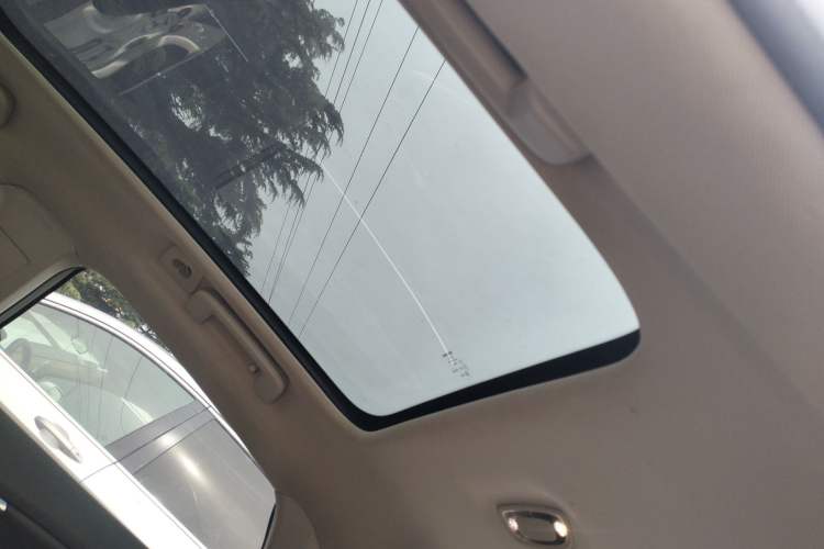 Used Volvo V40 2014 2.0T Zhiya Edition Headliner