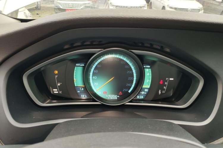 Used Volvo V40 2014 T5 Prestige Edition Instrument Cluster