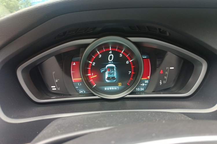Used Volvo V40 2014 2.0T Zhiya Edition Instrument Cluster