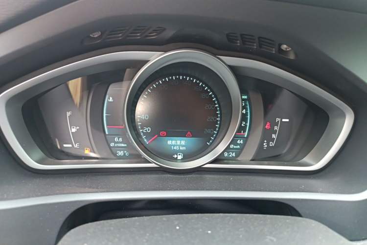 Used Volvo V40 2014 2.0T Zhiya Edition Instrument Cluster
