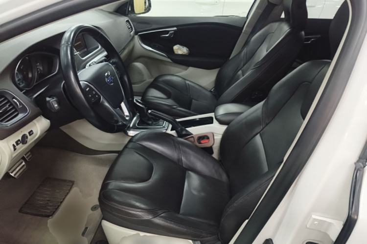 Used Volvo V40 2014 2.0T Zhiya Edition Left Front Seat