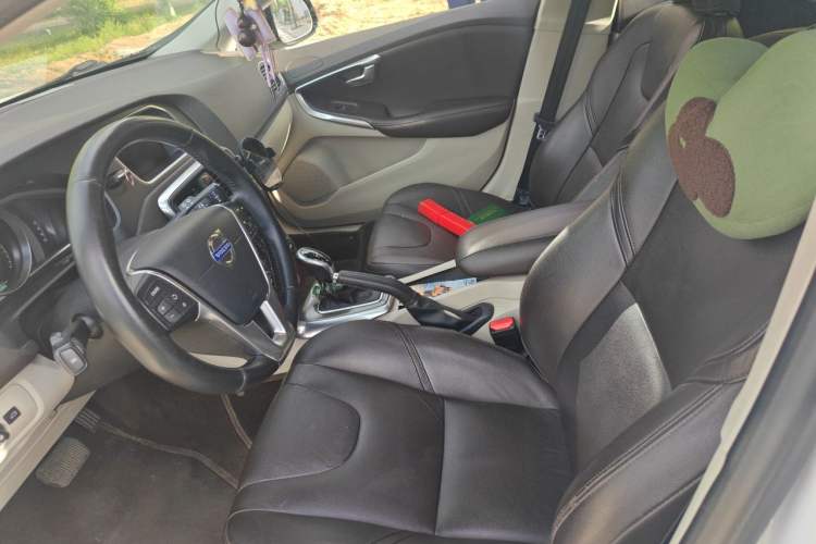 Used Volvo V40 2014 2.0T Zhiya Edition Left Front Seat