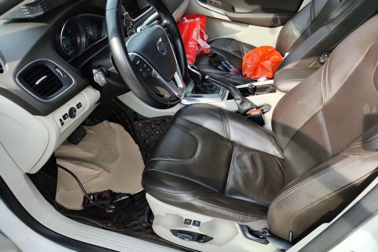 Used Volvo V40 2014 2.0T Zhiya Edition Left Front Seat