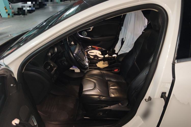 Used Volvo V40 2014 2.0T Zhiya Edition Left Front Seat