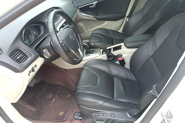 Used Volvo V40 2014 2.0T Zhiya Edition Left Front Seat