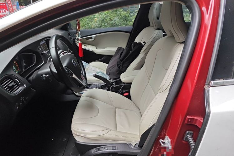 Used Volvo V40 2014 2.0T Zhiya Edition Left Front Seat