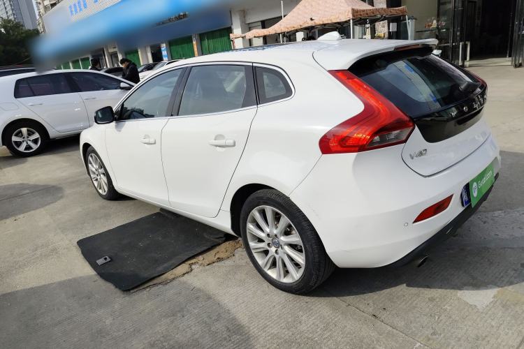Used Volvo V40 2014 2.0T Zhiya Edition Left Side