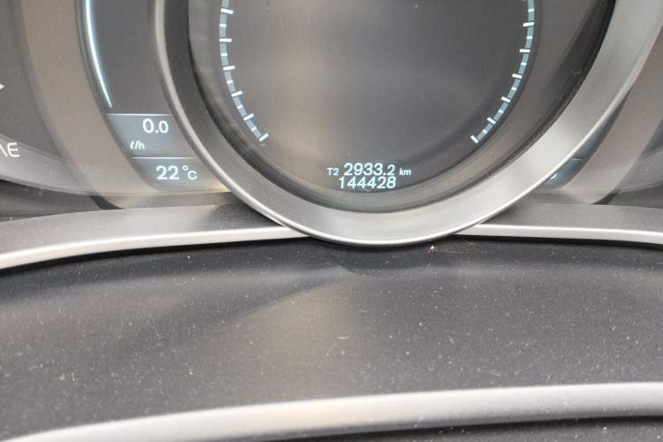 Used Volvo V40 2014 2.0T Zhiya Edition Odometer Close Up