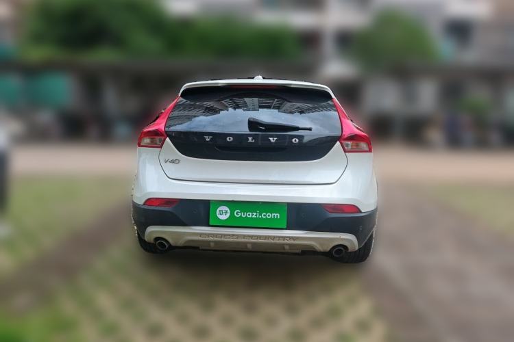 Used Volvo V40 2014 Cross Country 2.0T Zhiyi Edition Rear