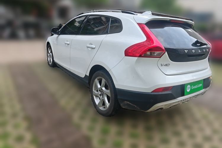 Used Volvo V40 2014 Cross Country 2.0T Zhiyi Edition Rear Left 45 Deg