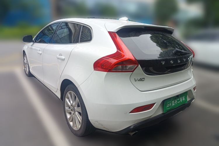 Used Volvo V40 2014 2.0T Zhiya Edition Rear Left 45 Deg