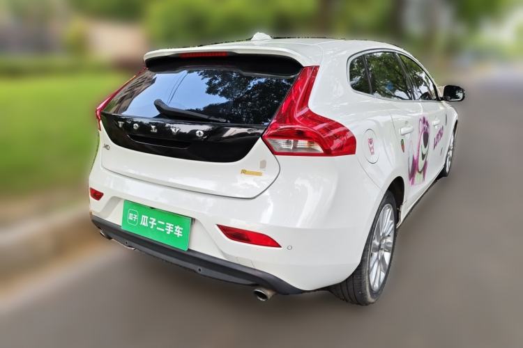 Used Volvo V40 2014 2.0T Zhiya Edition Rear Right 45 Deg