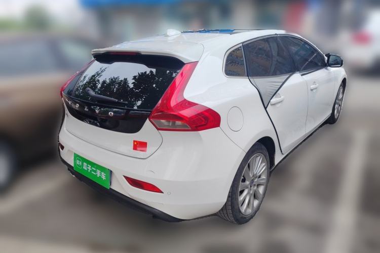 Used Volvo V40 2014 2.0T Zhiya Edition Rear Right 45 Deg