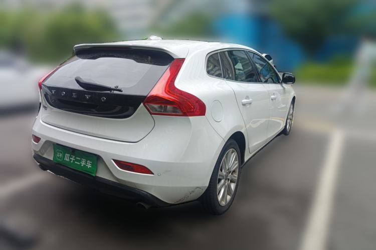 Used Volvo V40 2014 2.0T Zhiya Edition Rear Right 45 Deg