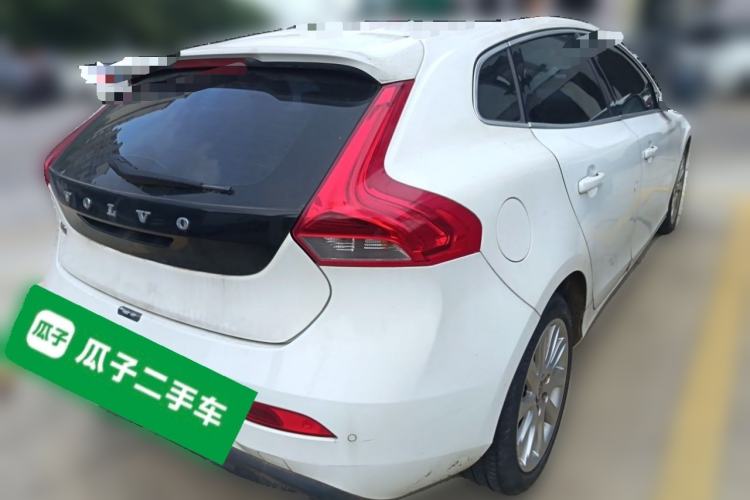 Used Volvo V40 2014 2.0T Zhiya Edition Rear Right 45 Deg