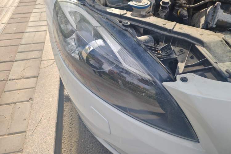 Used Volvo V40 2014 2.0T Zhiya Edition Right Front Headlight