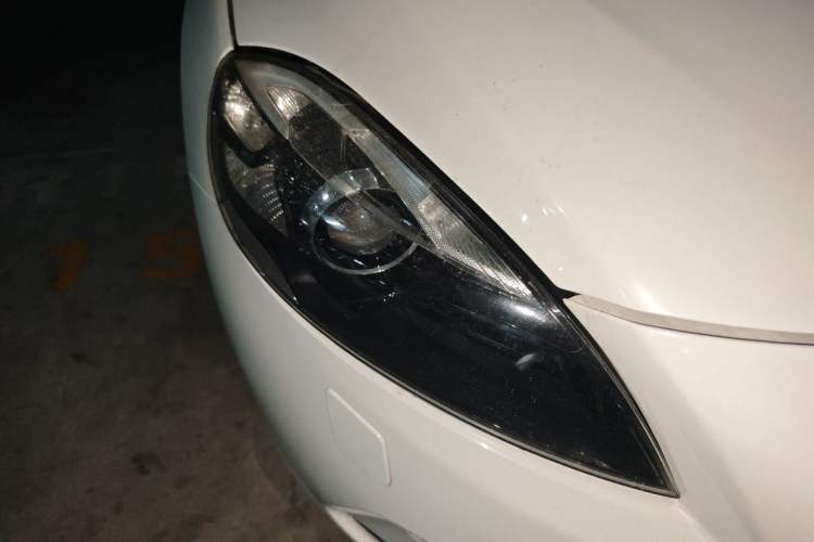 Used Volvo V40 2014 2.0T Zhiya Edition Right Front Headlight