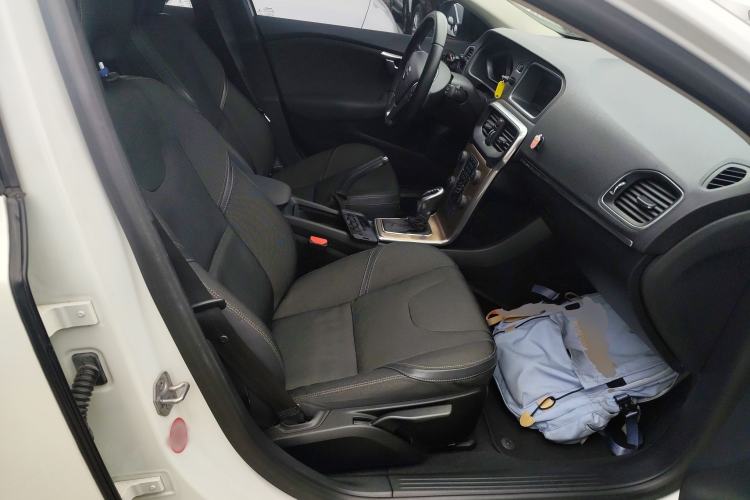 Used Volvo V40 2014 Cross Country 2.0T Zhiyi Edition Right Front Seat