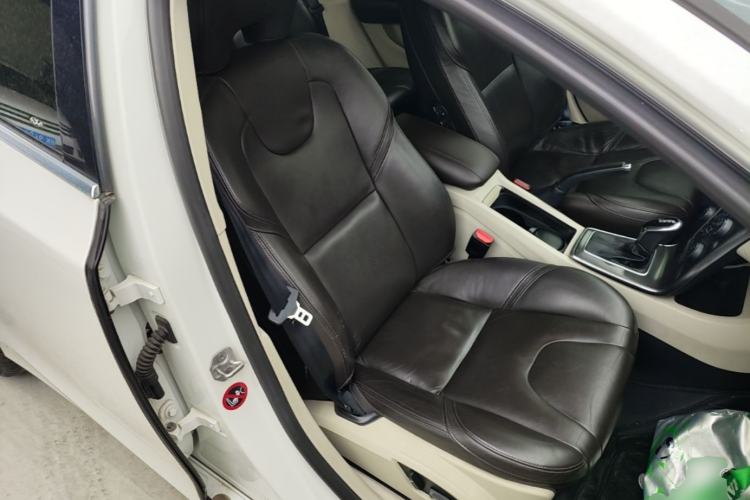 Used Volvo V40 2014 T5 Prestige Edition Right Front Seat
