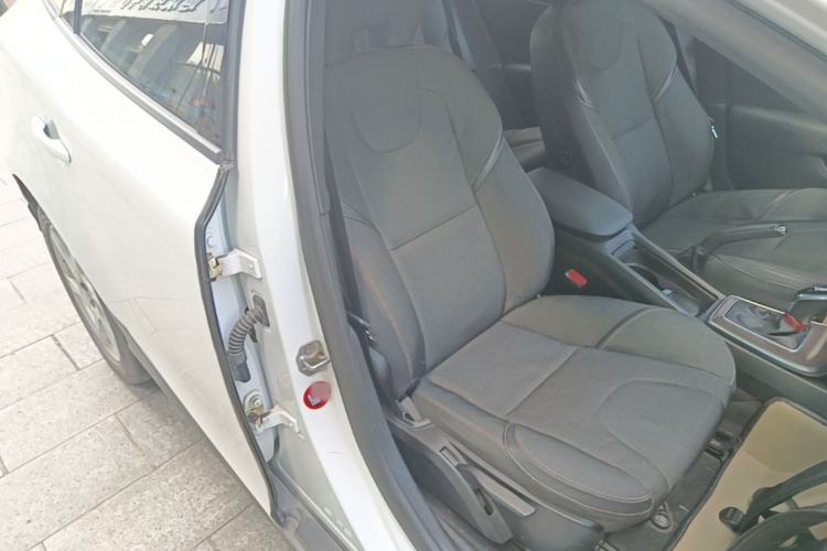Used Volvo V40 2014 Cross Country 2.0T Zhiyi Edition Right Front Seat