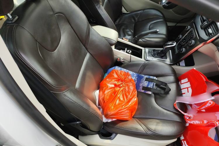 Used Volvo V40 2014 2.0T Zhiya Edition Right Front Seat