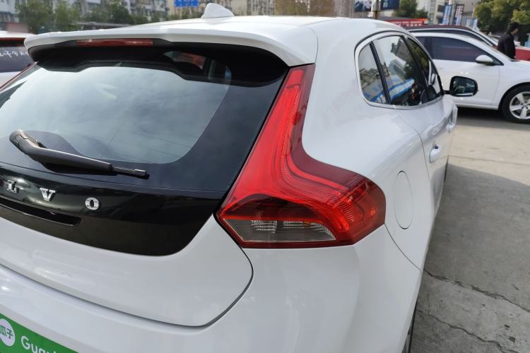 Used Volvo V40 2014 2.0T Zhiya Edition Right Rear Taillight