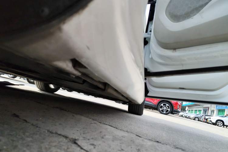 Used Volvo V40 2014 2.0T Zhiya Edition Right Side Sill