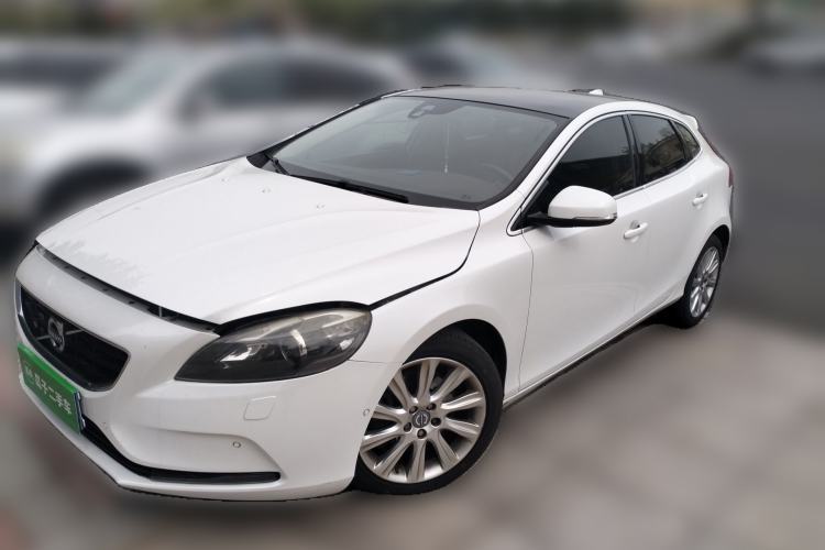 Used Volvo V40 2014 2.0T Zhiya Edition Guazi used car, China used car export, Used car for sale, Used  cars, Cheapest cars for sale