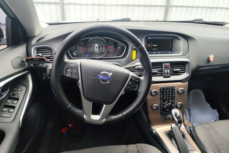 Used Volvo V40 2014 Cross Country 2.0T Zhiyi Edition Steering Wheel