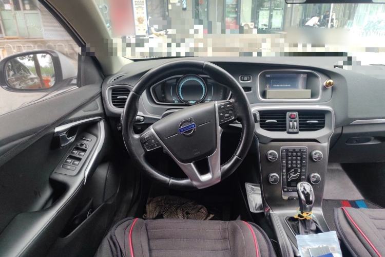 Used Volvo V40 2014 2.0T Zhiya Edition Steering Wheel