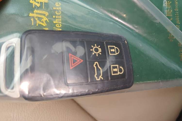 Used Volvo V40 2014 2.0T Zhiya Edition Vehicle Key