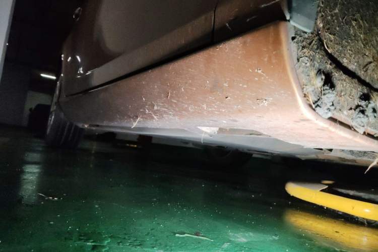 Used Volvo V40 2014 2.0T Zhiya Edition Chassis Front Right