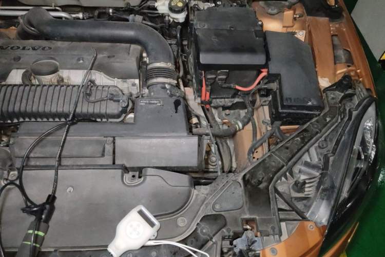 Used Volvo V40 2014 2.0T Zhiya Edition Engine Bay Left