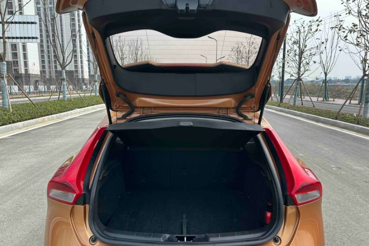 Used Volvo V40 2014 2.0T Zhiya Edition Exterior 2