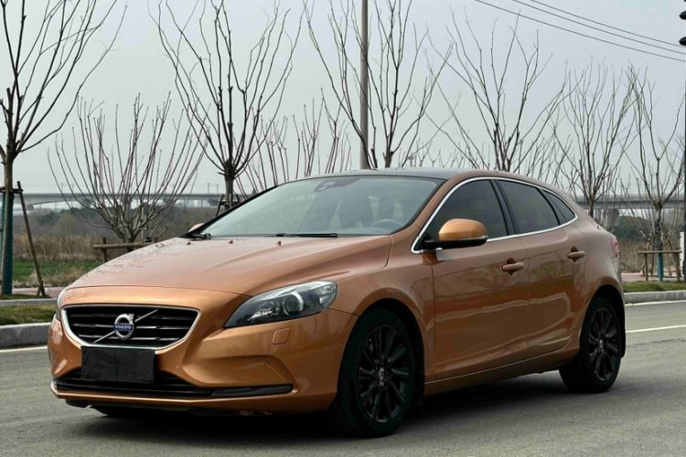 Used Volvo V40 2014 2.0T Zhiya Edition Guazi used car, China used car export, Used car for sale, Used cars, Cheapest cars for sale