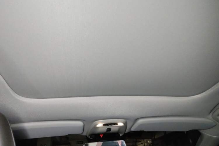 Used Volvo V40 2014 2.0T Zhiya Edition Headliner
