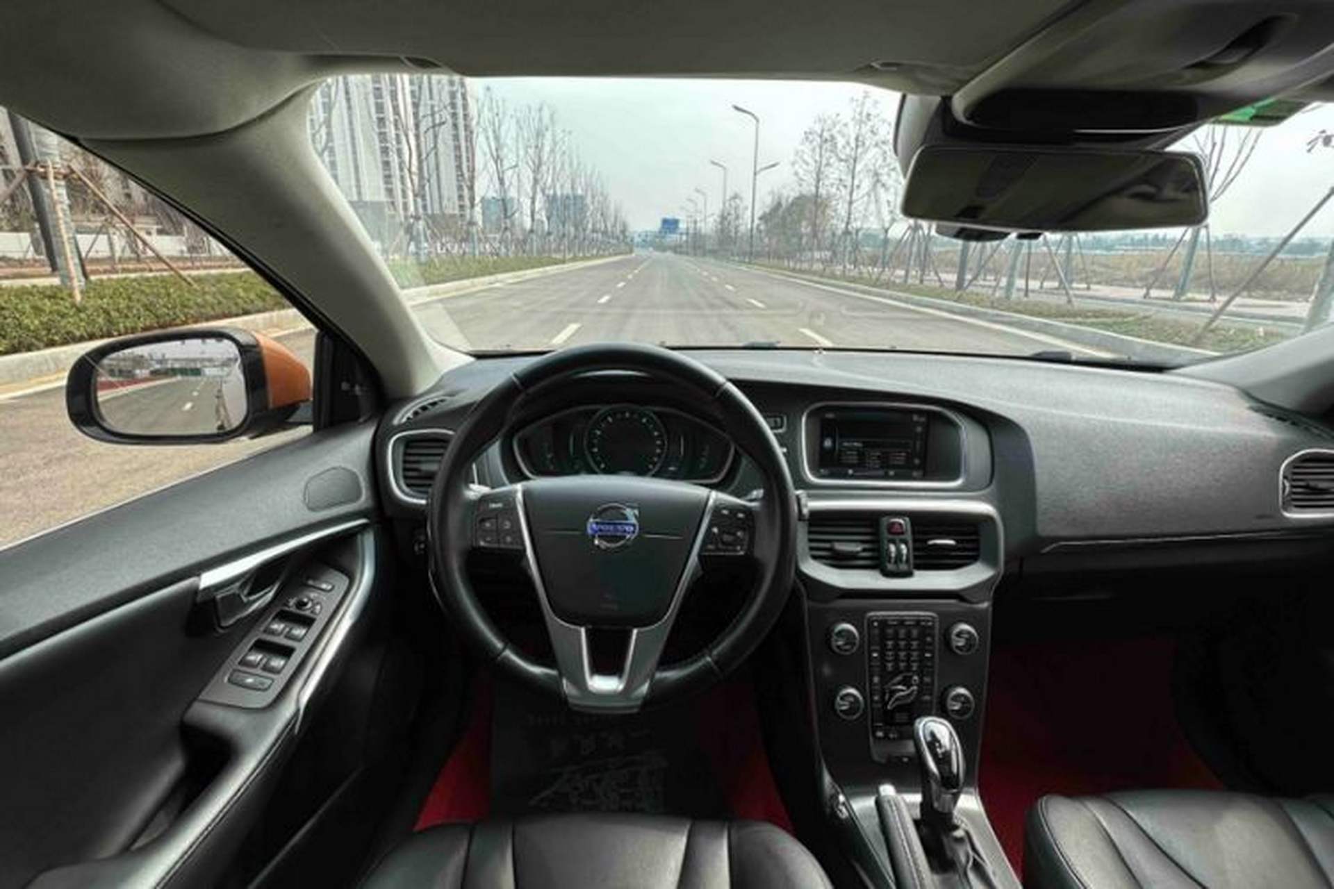 Used Volvo V40 2014 2.0T Zhiya Edition Interior 5