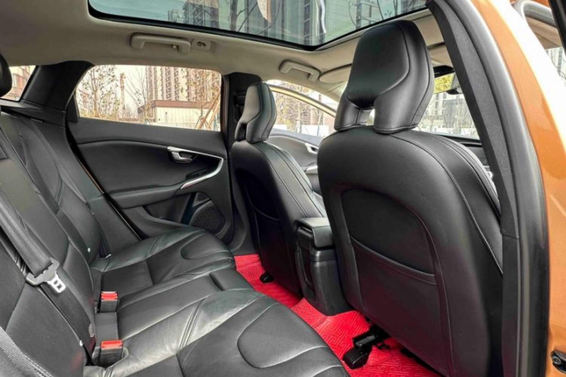 Used Volvo V40 2014 2.0T Zhiya Edition Interior 9