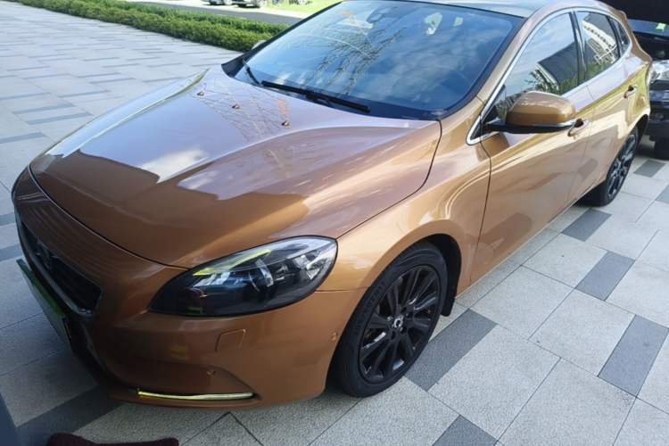 Used Volvo V40 2014 2.0T Zhiya Edition Guazi used car, China used car export, Used car for sale, Used  cars, Cheapest cars for sale