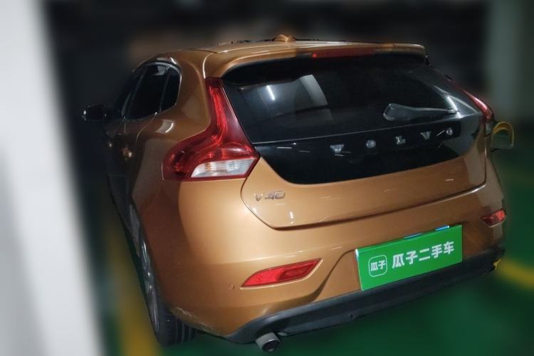 Used Volvo V40 2014 2.0T Zhiya Edition Rear Left 45 Deg